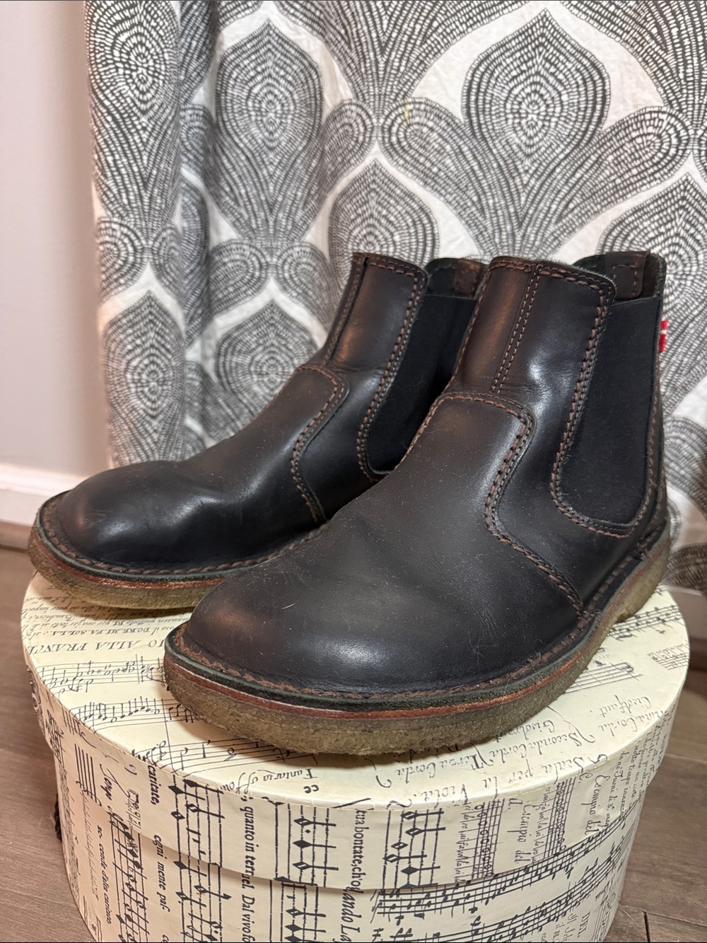 Duckfeet Roskilde Leather Chelsea Boots Black Crepe Sole EU 43 Unisex